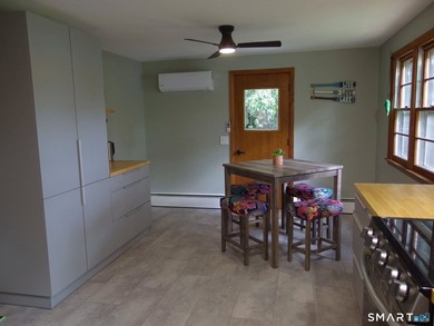 Welcome to 12 Silver dr; this lovely split-level home on a dead - photo 7