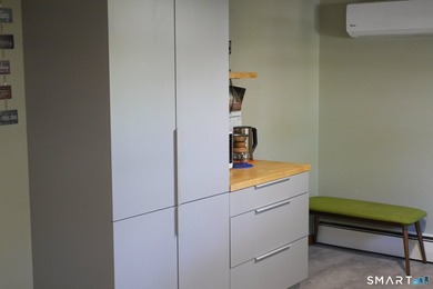 Welcome to 12 Silver dr; this lovely split-level home on a dead - photo 8