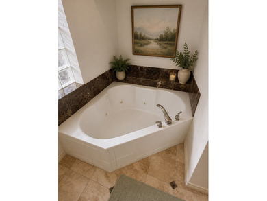 Beautiful 1.5-story home in the desired Canyon Creek subdivision - photo 18