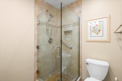 Beautifully renovated and ideally located, this ground-floor - photo 23