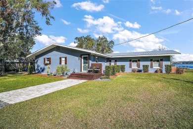 Lake Home For Sale in Summerfield, Florida