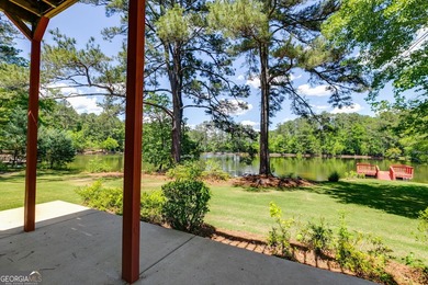 Private Waterside Retreat on Nearly 3 Acres Minutes from Major - photo 4