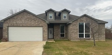 Cedar Creek Lake Home For Sale in Gun Barrel City Texas