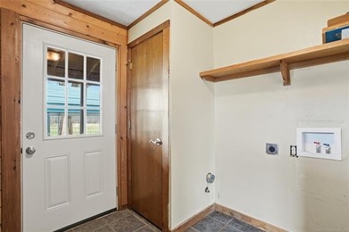 Rustic Log Cabin Retreat on Corner Lot in Claremore - Wraparound