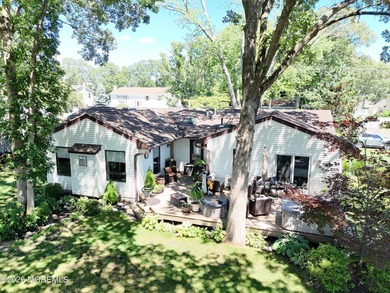 Expanded 3 BR, 2 full BA ranch in desirable Lake Riviera - photo 32