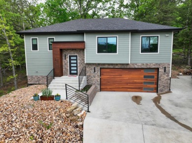 Lake Home Sale Pending in Kimberling City, Missouri