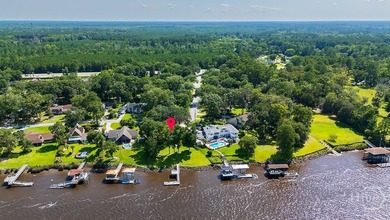 Perched on the bluff overlooking the Ogeechee River, 179 - photo 42