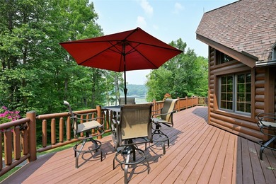 Tucked in the Southern cove of Red Cedar Lake, this 4 bedroom, 3 - photo 48