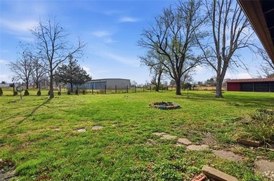 Rustic Log Cabin Retreat on Corner Lot in Claremore - Wraparound