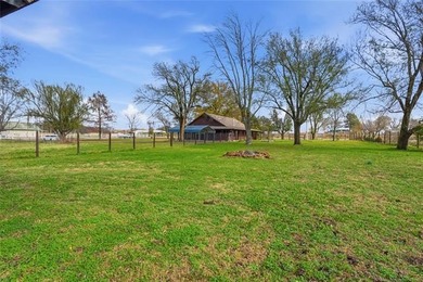 Rustic Log Cabin Retreat on Corner Lot in Claremore - Wraparound