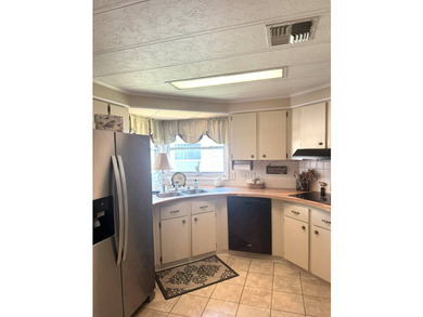 Welcome to your Florida paradise! Well maintained and furnished - photo 6