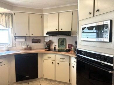 Welcome to your Florida paradise! Well maintained and furnished - photo 7