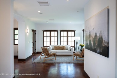 Located in Blue Creek Ranch, one of the midvalley's most - photo 5