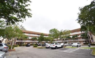 (private lake, pond, creek) Condo For Sale in Sunrise Florida