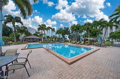 Premium 18th hole views. First floor end unit. Bundled amenities - photo 33