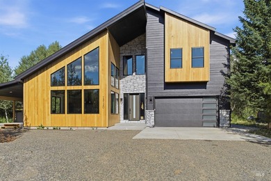 Exceptional homesite in the desirable Crane Shores community - photo 1