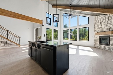 Exceptional homesite in the desirable Crane Shores community - photo 4