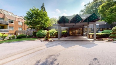 (private lake, pond, creek) Home Sale Pending in Scarsdale New York