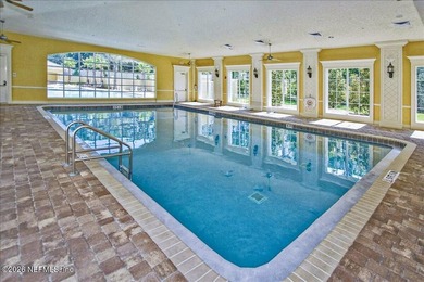 Welcome to this impeccably maintained, beautifully upgraded home - photo 25