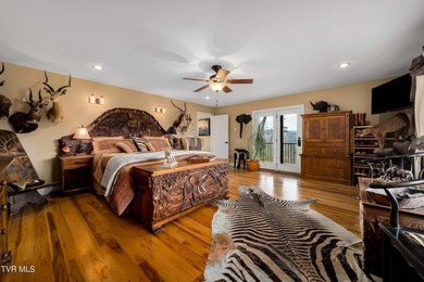 Don't miss out on this beautifully remodeled mountain chalet - photo 4
