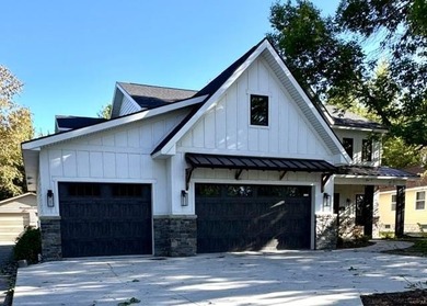 This house can be something special. Great design and bones - photo 2