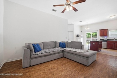 Welcome to 13364 Turtle Creek Parkway in Gulfport. This 3 - photo 5