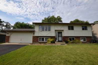 Lake Home Sale Pending in Mchenry, Illinois