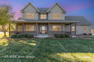 (pending lake) Home For Sale in Freeland Michigan