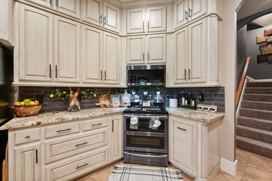 Welcome to your dream home! This beautifully maintained 4 - photo 13