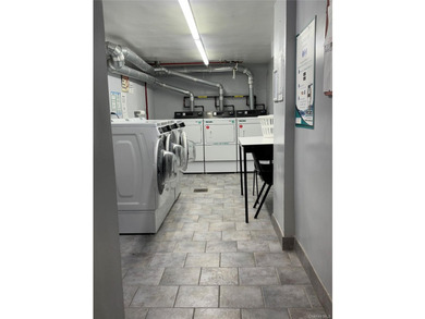 Welcome to this beautifully maintained 2-bedroom co-op located - photo 6