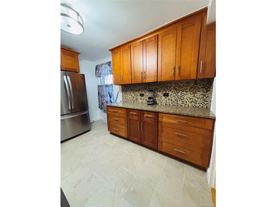 Welcome to this beautifully maintained 2-bedroom co-op located - photo 9