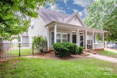 Lake Norman Townhome/Townhouse Active Under Contract in Huntersville North Carolina