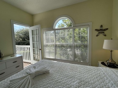 GORGEOUS REMODELED SECOND FLOOR TWO BEDROOM VILLLA IN - photo 21