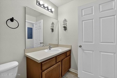 Bright and move-in ready second-floor condo in desirable Woods - photo 25