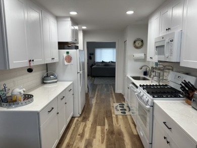 COMPLETLY Remodeled & Turnkey Adams Lake Cottage - photo 9