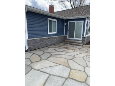 COMPLETLY Remodeled & Turnkey Adams Lake Cottage - photo 3