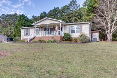 Lake Home ActiveUnderContr in Townville, South Carolina