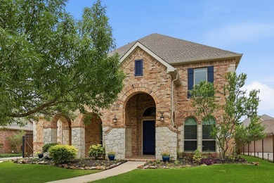 This stunning Castle Hills home is a dream for tech enthusiasts - photo 1
