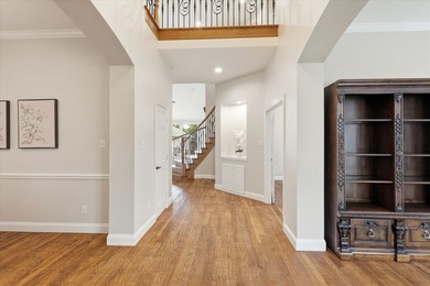 This stunning Castle Hills home is a dream for tech enthusiasts - photo 4
