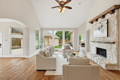 This stunning Castle Hills home is a dream for tech enthusiasts - photo 8