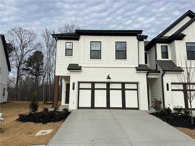 Lake Lanier Townhome/Townhouse For Sale in Gainesville Georgia