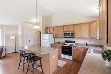 OPEN HOUSE- SATURDAY 2-3:30PM. Welcome to the gem that is 3324 - photo 7