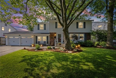 W O W !! Absolute STUNNER hits the market! Pride of Ownership is - photo 1