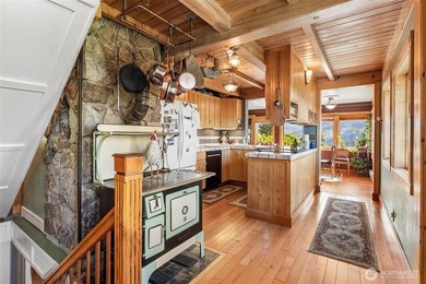 Welcome to The Beautiful Uphill Farm--an exceptional opportunity - photo 6