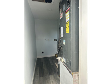 FIRST TIME HOME BUYER or GREAT RENTAL INVESTMENT POTENTIAL. This - photo 13