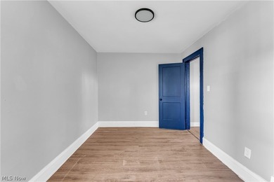 Fully renovated duplex offering modern updates, strong rental - photo 20