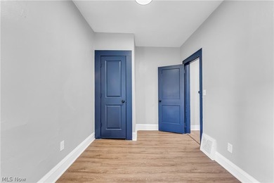 Fully renovated duplex offering modern updates, strong rental - photo 23