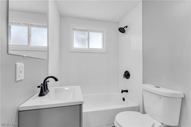 Fully renovated duplex offering modern updates, strong rental - photo 24