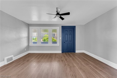 Fully renovated duplex offering modern updates, strong rental - photo 25