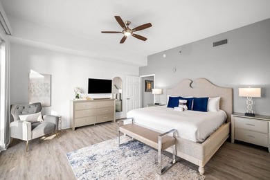 This stunning 4B/4B Penthouse Condo with breathtaking, panoramic - photo 26